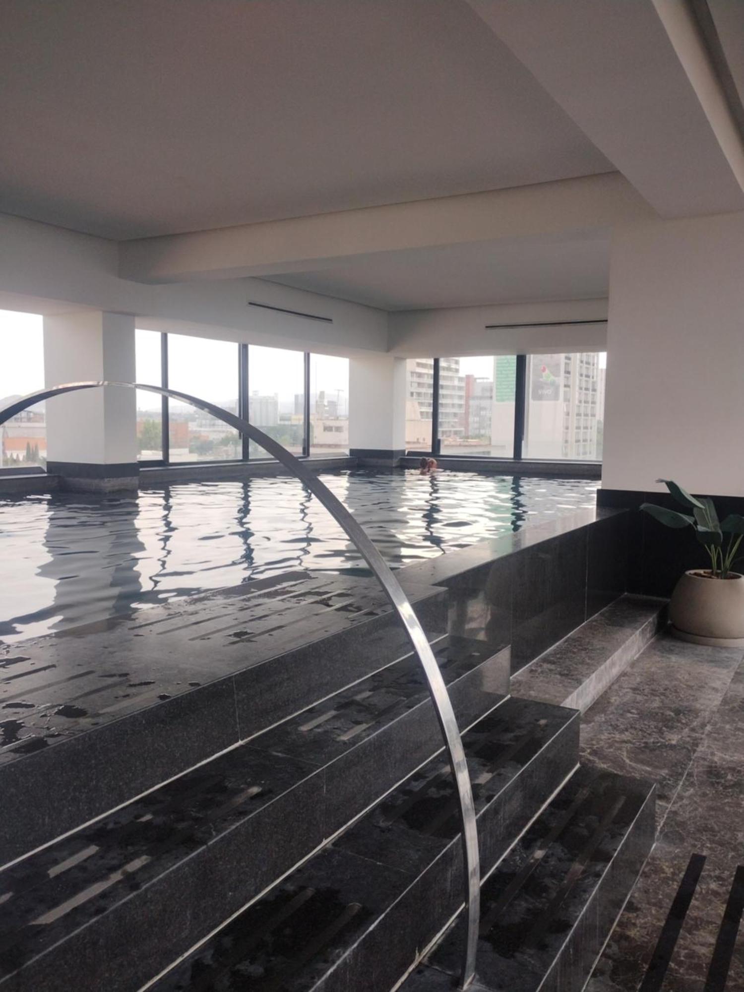 Departamento En Zona De Lujo Con Alberca Y Gym Apartahotel *
