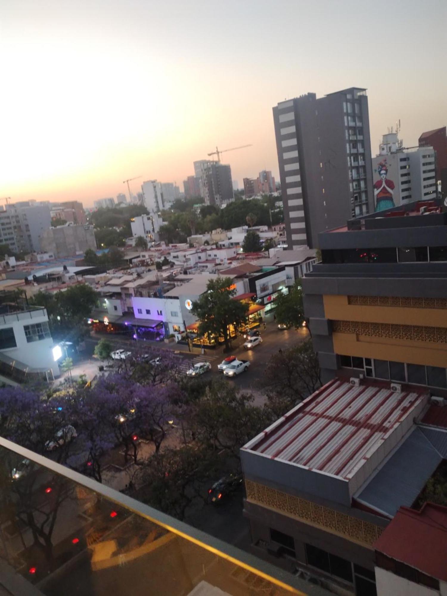 Departamento En Zona De Lujo Con Alberca Y Gym Apartahotel